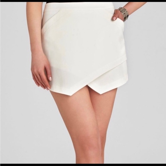 BCBG Max Azria off white Beckett asymmetric mini skirt size S - Picture 1 of 7